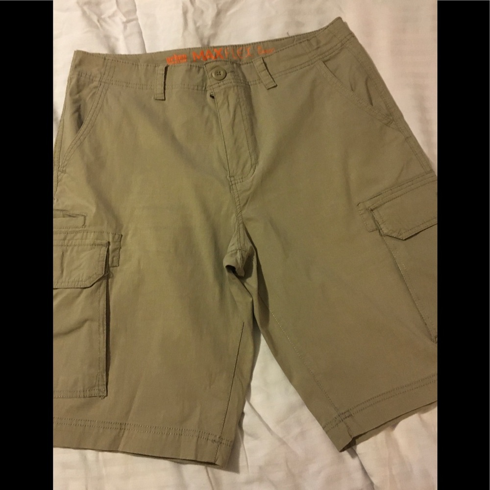 Urban pipeline cargo shorts